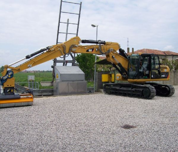 Tecnoter - Decespugliatori e vibroinfissori Tecnoter - Decespugliatori e vibroinfissori